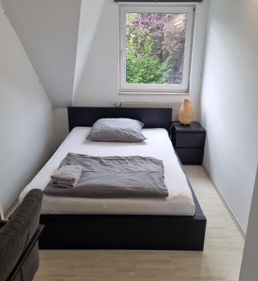 Henstedt-Ulzburg Apartment | Privates Doppelbettzimmer mit gemeisamer Küche bei Hamburg City und Airport