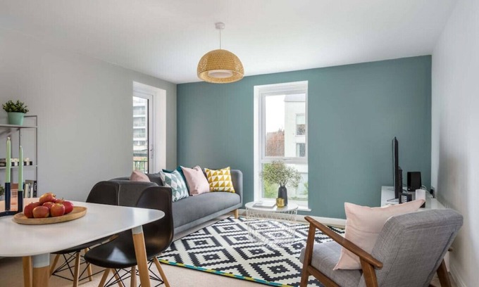 Coventry Apartment | Progress Apartment, 2Bed, Coventry Centre Apt w/Parking + 350Mbps WiFi
