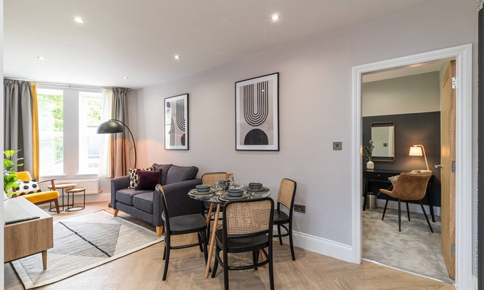 Heaton Apartment | Properties Unique | Chelmsford Loft 4