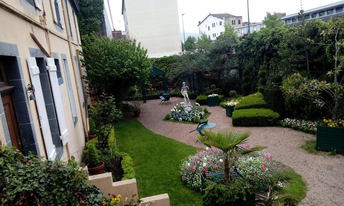 La Pradelle Bed & Breakfast | Propriété Charbaymond