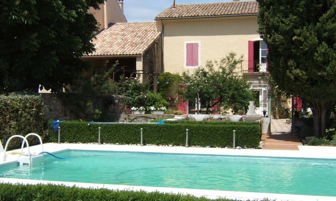 Sainte-Cecile-les-Vignes House | Provence-Charming house with garden and swimming pool, up to 10 people