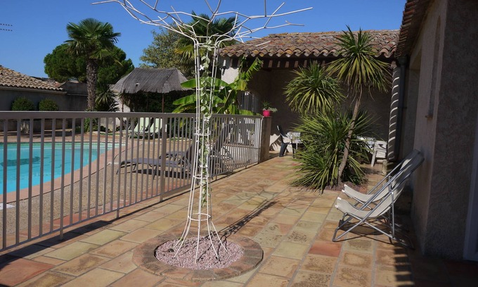 Pomerols House | Provencal house with PRIVATE SWIMMING POOL 10 km from beaches, Wifi and airco.
