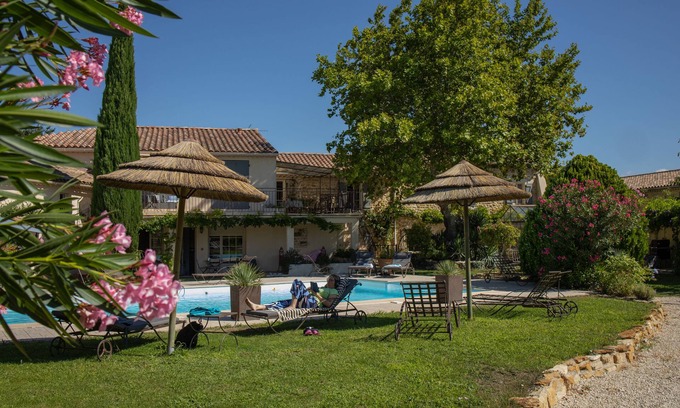 Orange House | Provence Orange, 4* in restored farmhouse for 5 with terrace, swimming pool and parking lot