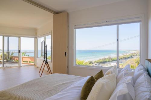 Frankston Apartment | Pudding's Home Luxury Oceanfront Escape