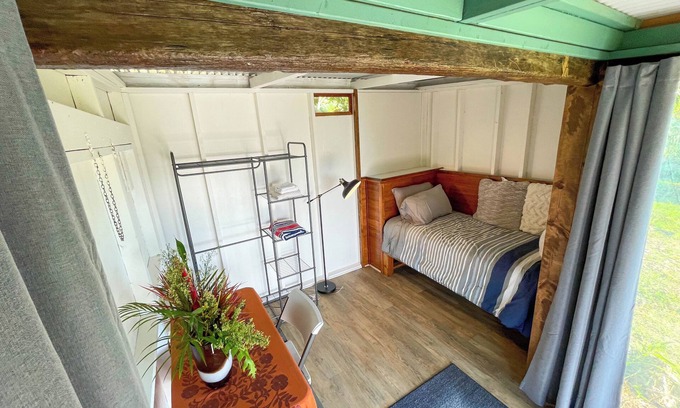 Kealakekua Cabin | Pueo Cabin with Shared Bath and Common House