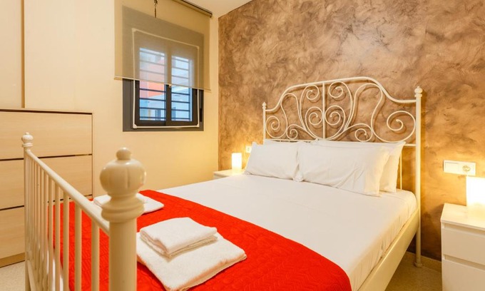 Old Town Apartment | Puerta San FELIX free parking by Cadiz4Rentals