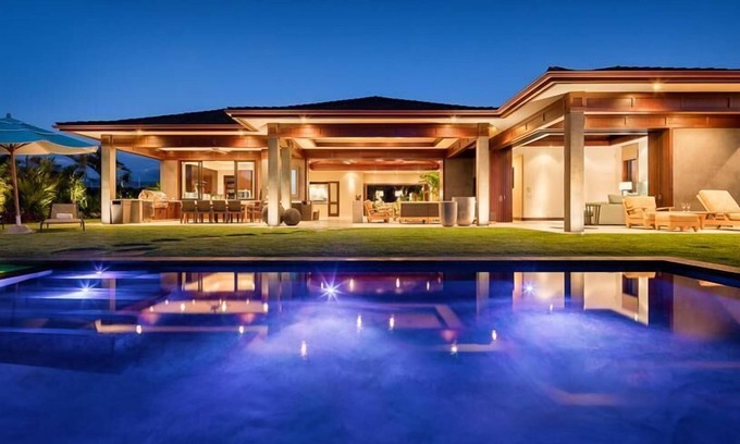 Kaupulehu House | Puka Pa 8 – Sweeping Ocean Views | Onsite Staff & Daily Housekeeping