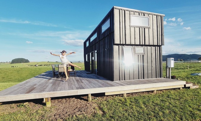 Pukehina House | Pukehina Beach, Coastal Tiny house farm stay