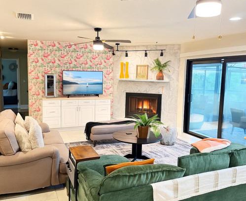 Bearss Plaza Apartment | PuraVida Lake House