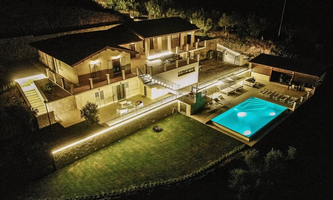 Gasperina Villa | Pure privacy with incredible sea views
