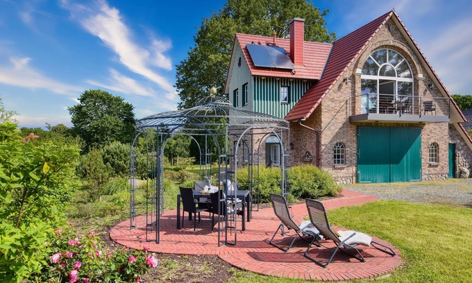 Putbus Apartment | Pure relaxation and nature: the inviting boathouse in Nadelitz near Putbus