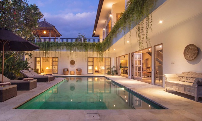 Batu Bolong Villa | Puri Temple; fully serviced 3 Bedroom Villa, central Canggu, close to the beach.