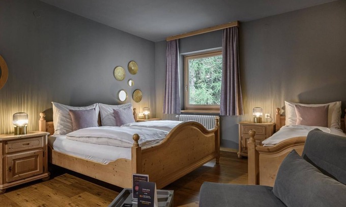 Bad Hofgastein Cottage | Quadruple room with bath, WC 2-5N - B&B Berglift