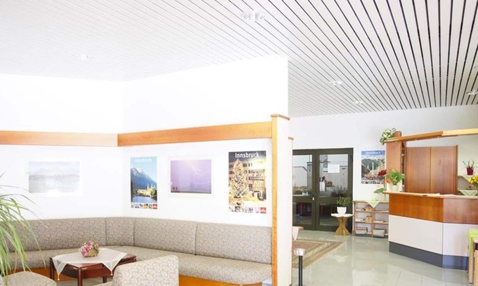 Innsbruck House | Quadruple room with shower, WC - Hotel Karwendel