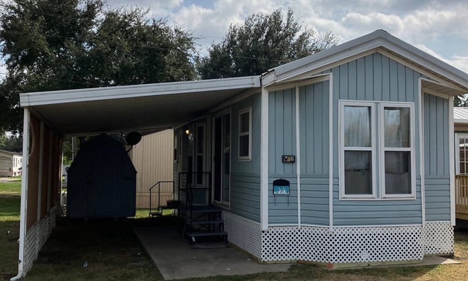 Harlingen House | Quaint and Quiet Tiny Home, with Pool!