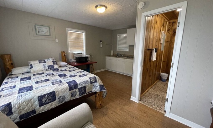 Pottsboro Cabin | Quaint cabin at Little Mineral Marina: Cabin 3