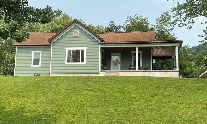 Portsmouth Cottage | Quaint, private setting, 3-4 miles from SOMC & KDMC hosp.