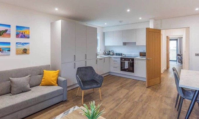 Kemptown Apartment | Quality Flat near Hospital&Beach, Brighton College