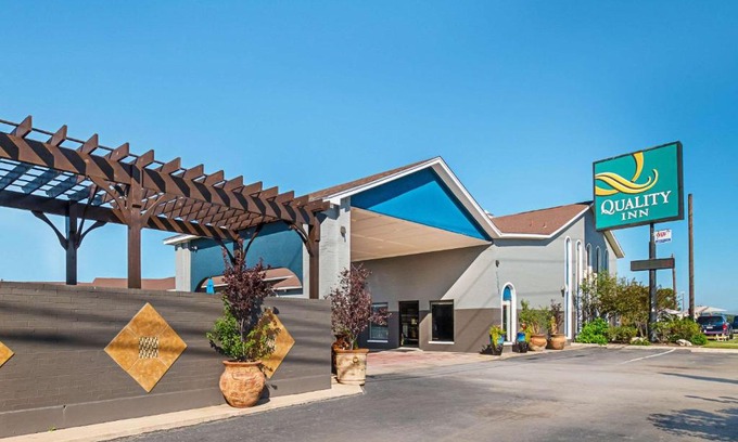 Marble Falls Hotel | Quality Inn Near Lake Marble Falls
