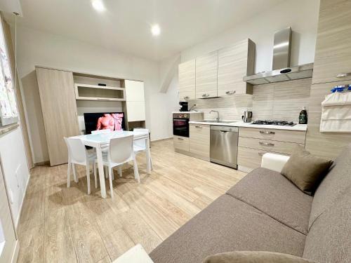 Follonica Apartment | Queen E