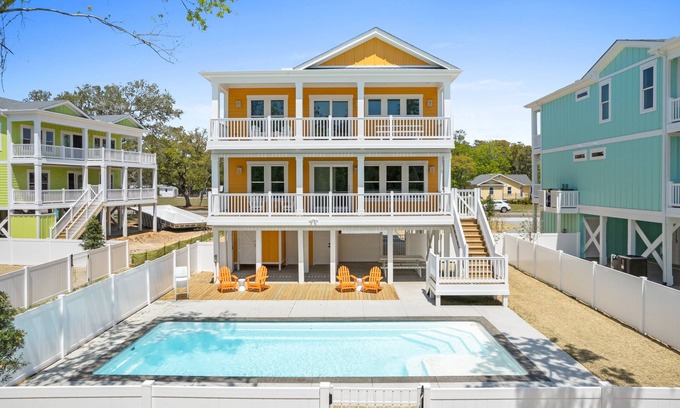 Long Beach House | Quick Beach Access, Custom, Professionally Furnished home, Pet Friendly, Private Heated Pool