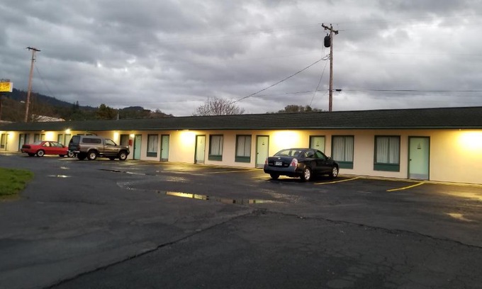 Myrtle Creek Hotel | Quick Stop Motel