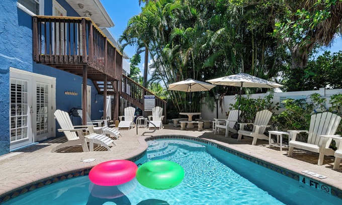 Bradenton Beach Condo | Quickly Booking for Fall! AMI Condo W/Pool, Walk to Beach & Bridge St