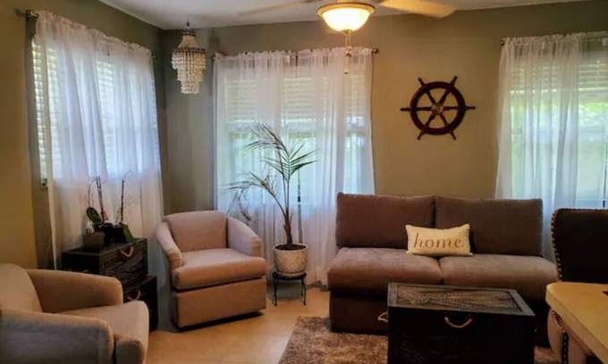 South Venice House | Quiet 1 B/B retreat minutes from the beach located in center of a bird sanctuary