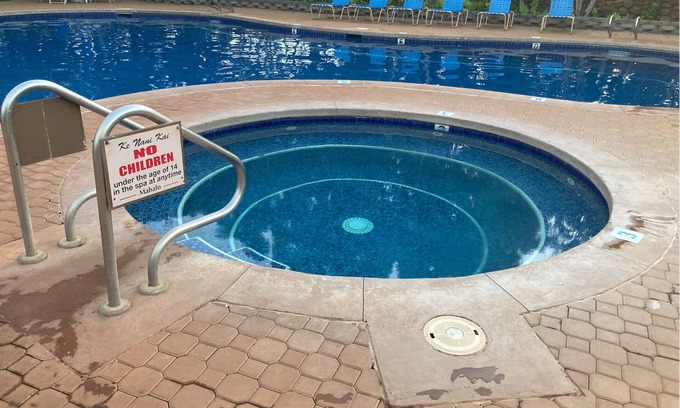 Maunaloa Condo | Quiet 2nd floor condo at Ke Nai Kai with available SUV