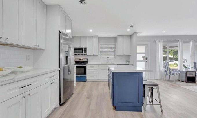 Lighthouse Point House | Quiet 3/3 Located Close to Beaches Downtown Boca Raton
