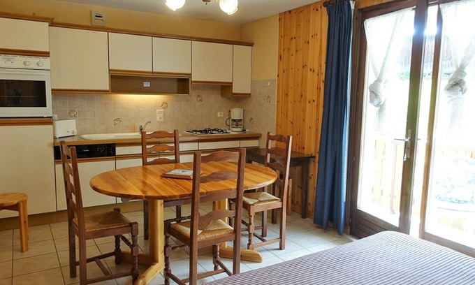 Beaufort Apartment | Quiet apartment for 4, at the foot of the slopes with parking