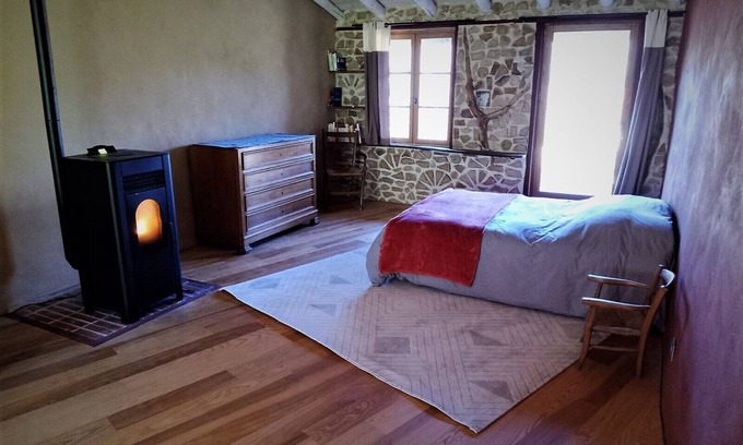Rosay House | Quiet gîte for two people