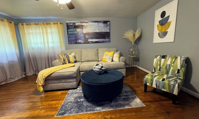 Roselawn Finance Apartment | Quiet, safe and serene unit with lots of charm in a great location in Cincinnati