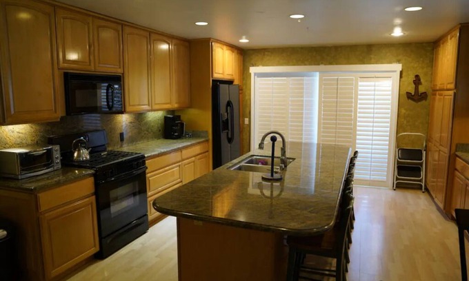 Hermosa Beach House | Quiet So Cal Beach Property, Close to Everything