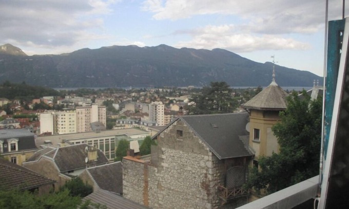 Aix-les-Bains City Center Apartment | Quiet studio, balcony with lake view, parking, near the spa, close to the center
