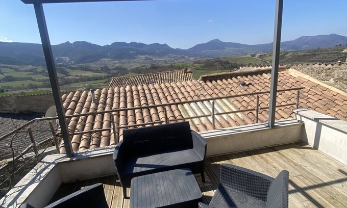 Saint-Sauveur-Gouvernet House | Quiet village house a true haven of peace