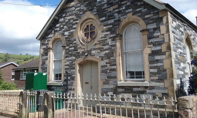 Glyn Ceiriog House | Quiet village just 4 miles from Llangollen, in lovely Ceiriog Valley
