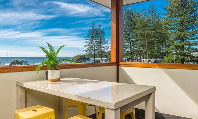 Byron Bay Apartment | Quiksilver Apartments The Pass - steps from beach