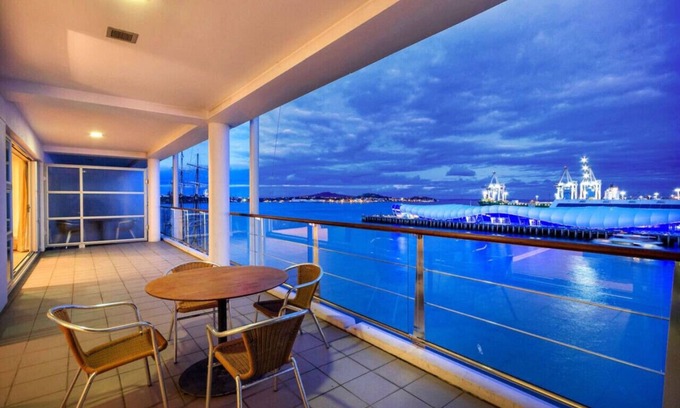 Auckland Central Business District Apartment | QV Absolute Waterfront 2 bedroom Condo - (379)