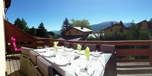 Font-Romeu-Odeillo-Via Apartment | Résidence Campredon - Décoration typique - 25m2 de Terrasse aménagée plein sud avec vue panoramique - Internet - Jardin - Parking - Navette - Linge et Ménage en options payantes