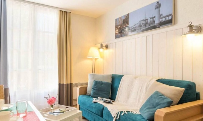 Saint-Martin-de-Re Apartment | Résidence Pierre & Vacances Le Palais des Gouverneurs *** - Apartment 4 people - 1 bedroom - Terrace - Ground floor