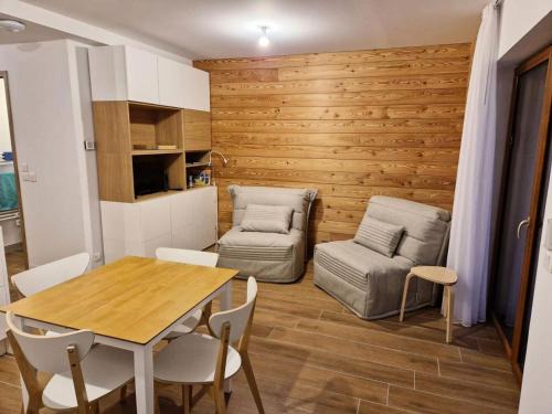 Les Claux Apartment | Résidence Varsea - Studio récent 3 lits avec balcon sud MAE-0021