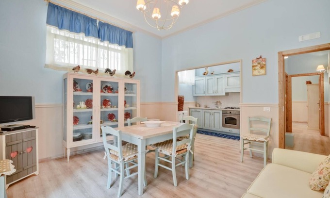 Agropoli Villa | Raggiola Poolside Apartment with private parking and garden