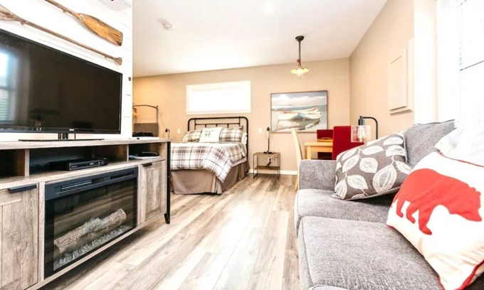 Shawnigan Lake Apartment | Rain Coast Retreat at Shawnigan Lake