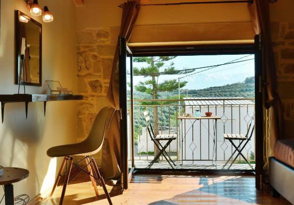 Xamoudochori House | Raisin House