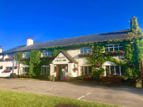 Watchet Hotel | Raleghs Cross Inn