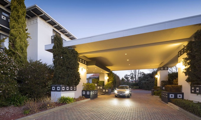 Griffith Hotel | Ramada by Wyndham Diplomat Canberra
