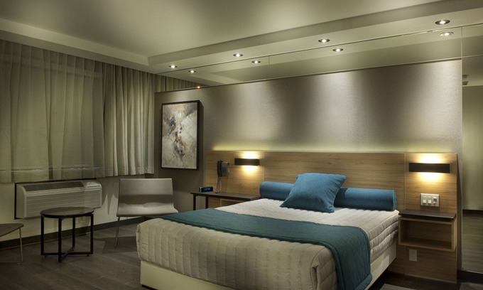Laval Hotel | Ramada by Wyndham Laval