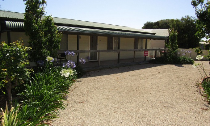 Port Vincent House | Ramsay's Retreat -Short walk to main street and beach!