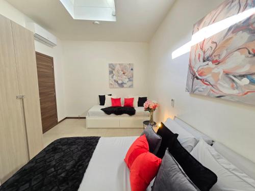 San Salvario Apartment | Raymihome Dante 2